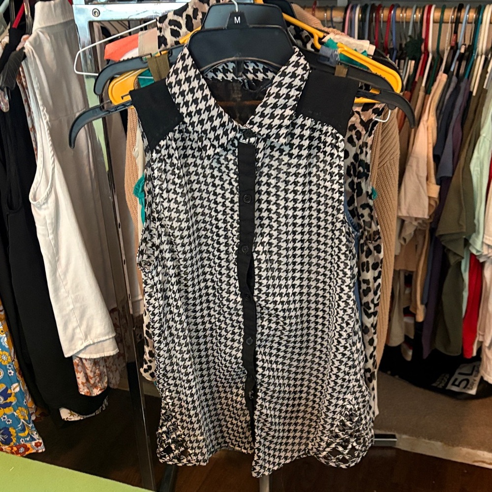 Windsor Black and White Houndstooth Button Down Shirt